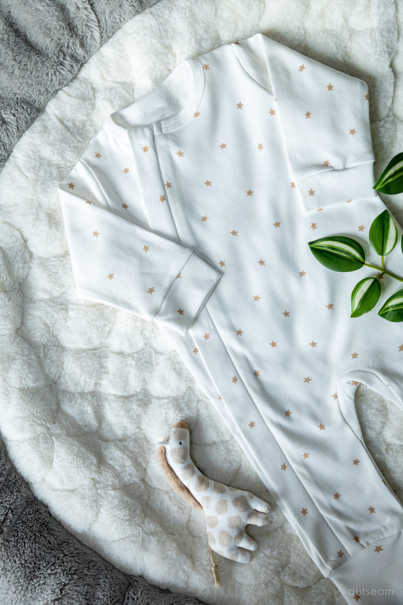 Outseam Romper Brown Stars — detail view 3