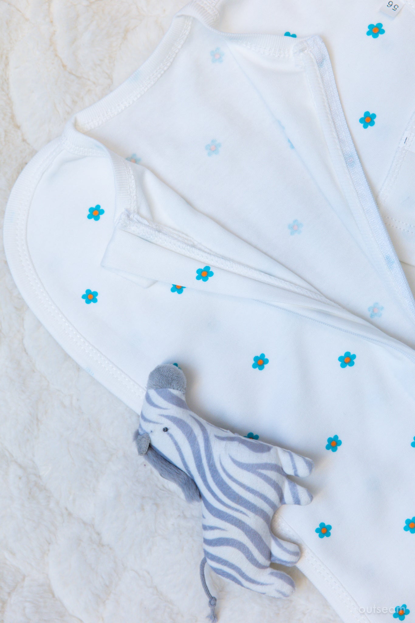 Outseam Newborn Sleep Cocoon Flower — detail view 5